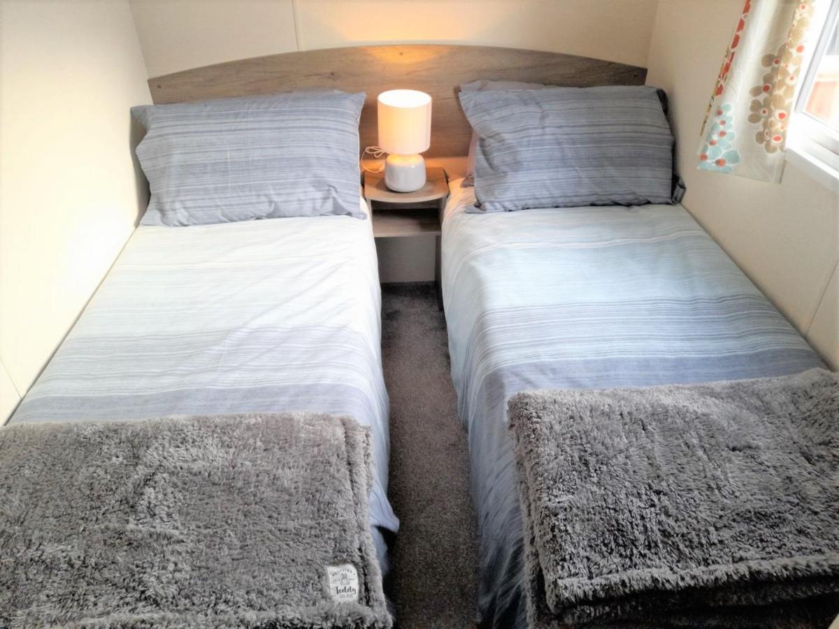 3 Bedroom Modern Caravan Sleeps Up To 8 Millom Εξωτερικό φωτογραφία